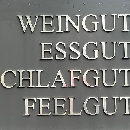 Weingut Essgut Schlafgut Sabathihof-Dillinger Hotel Glanz an der Weinstrasse Exterior photo