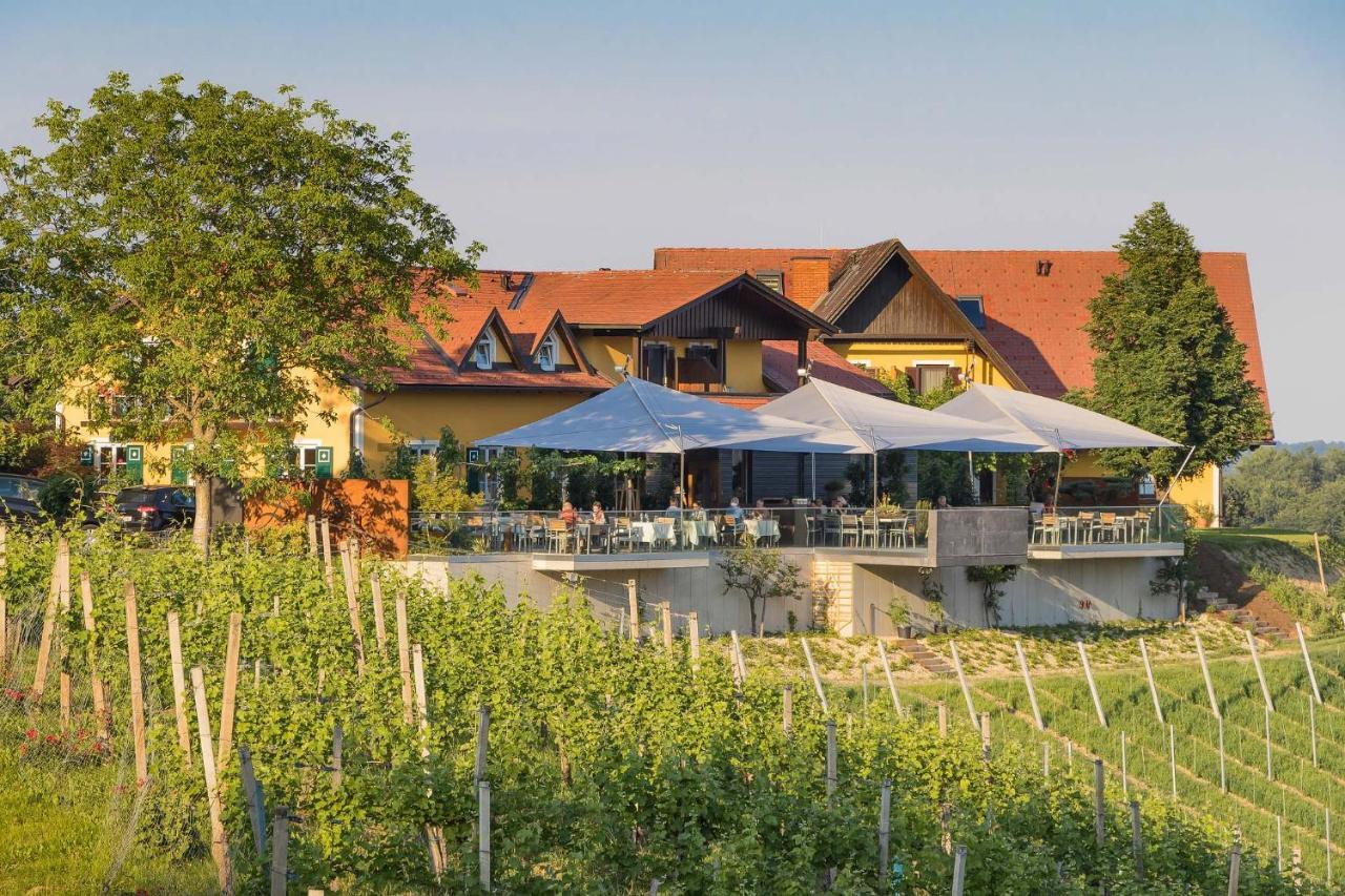 Weingut Essgut Schlafgut Sabathihof-Dillinger Hotel Glanz an der Weinstrasse Exterior photo